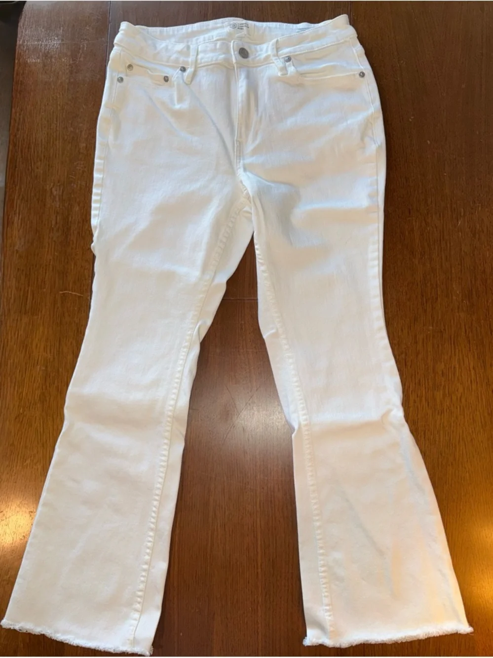 Candace Cameron Bure White Jeans - Picture 2 of 14